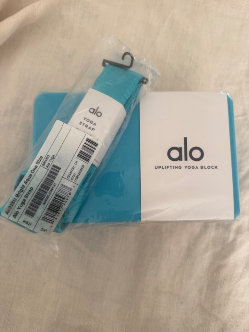 Alo Yoga Uplifting Yoga Block $34 retail + Yoga Strap $32 retail Bright Aqua